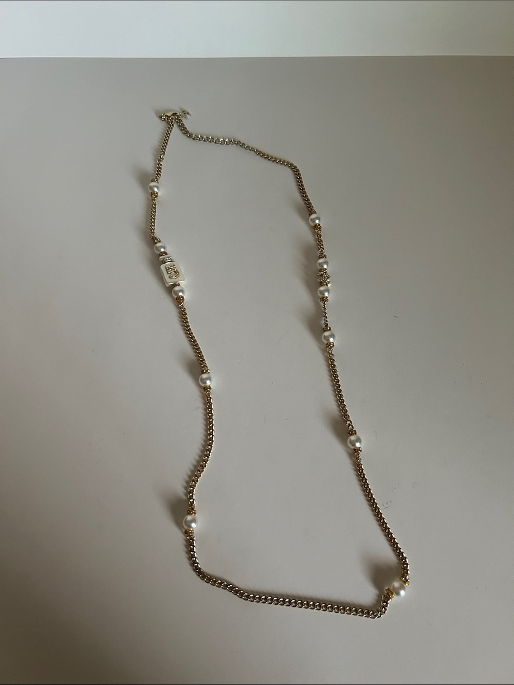 CHANEL Gold-Tone Chain Necklace with White Pearls